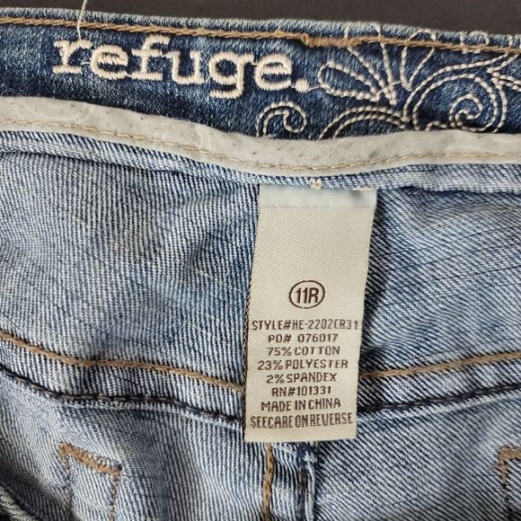 Refuge- Woman’s Jean's, Sz. 11R - Picture 4 of 9
